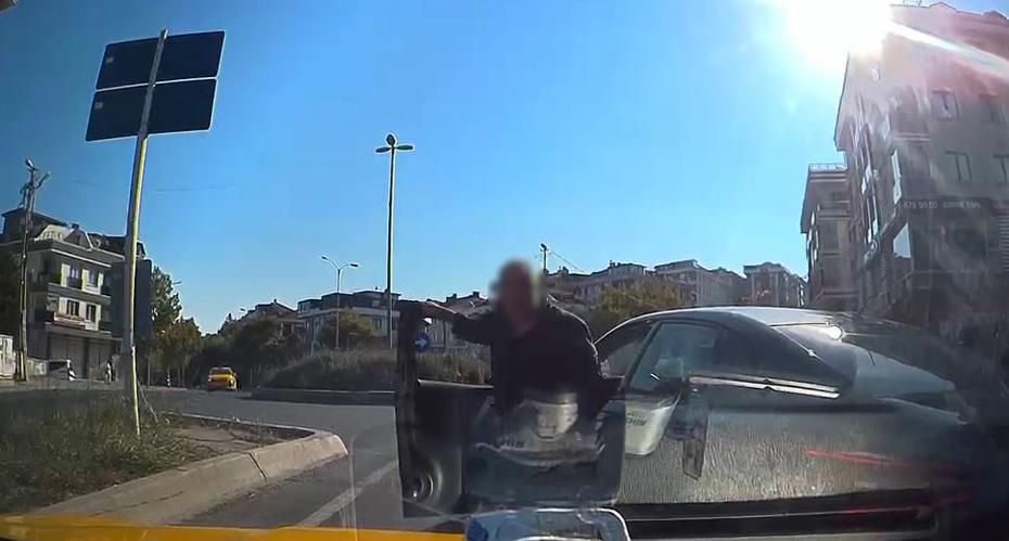 İstanbul Beylikdüzü'nde Taksici ve Trafik Magandası Arasında Gergin Anlar
