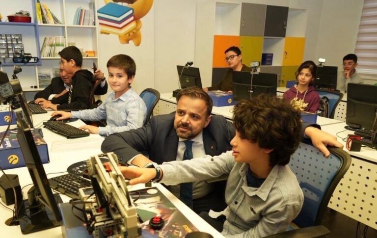 250 binin üzerinde öğrenciye ulaşan proje, BM’nin en başarılı örneği seçildi.